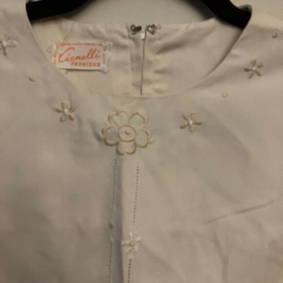 Vintage Dresses & Skirts - Vintage Ecru Embroidered Sheath Dress